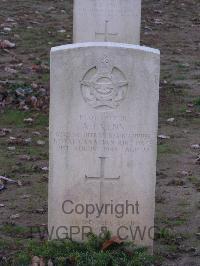 Bretteville Sur Laize Canadian War Cemetery - Venn, Arthur James