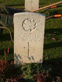 Bretteville Sur Laize Canadian War Cemetery - Weinheimer, Eric J.