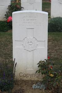 Noyon New British Cemetery - Attree, J