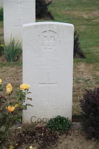 Noyon New British Cemetery - Bouts, Arthur Clarence