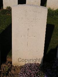 Noyon New British Cemetery - Bove, Antonio