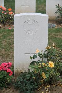 Noyon New British Cemetery - Brown, W G