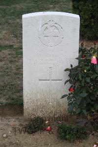 Noyon New British Cemetery - Burrows, John William