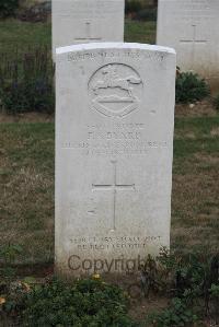 Noyon New British Cemetery - Byard, F S