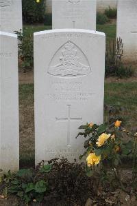 Noyon New British Cemetery - Carter, Edward