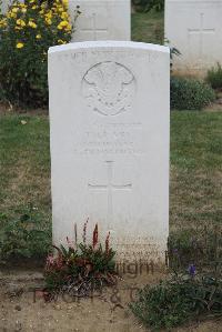 Noyon New British Cemetery - Clark, Thomas