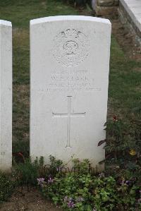 Noyon New British Cemetery - Clark, W E