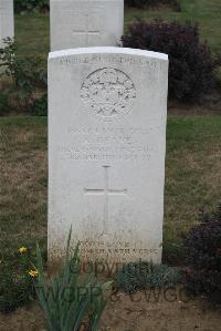 Noyon New British Cemetery - Deane, Alexander