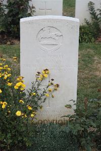 Noyon New British Cemetery - Dixon, V J