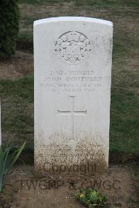 Noyon New British Cemetery - Douthart, John