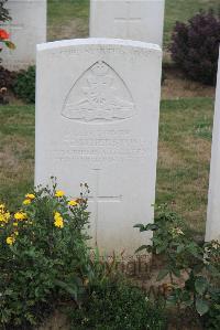 Noyon New British Cemetery - Featherstone, Harry