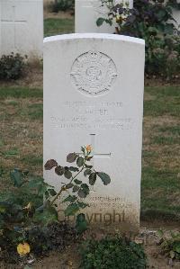 Noyon New British Cemetery - Fryer, George