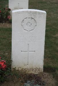 Noyon New British Cemetery - Galvin, F E