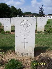 Ranville War Cemetery - Hoare, Ernest