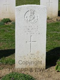 Ranville War Cemetery - Hodgson, Robert