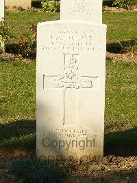 Ranville War Cemetery - Holland, Maurice George