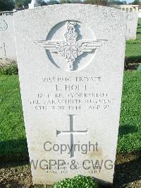 Ranville War Cemetery - Holt, Leslie