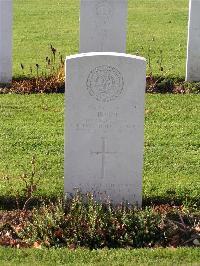 Ranville War Cemetery - Irvine, Robert