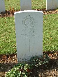 Ranville War Cemetery - Isard, Hubert Edward