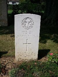 Ranville War Cemetery - Jones, Samuel