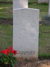 Ranville War Cemetery - Kutz, Paul