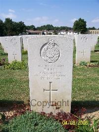 Ranville War Cemetery - Lee, Edward James