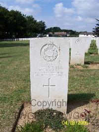 Ranville War Cemetery - Lee, John