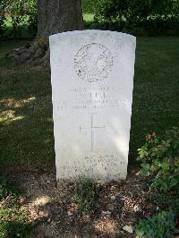 Ranville War Cemetery - Lee, William John