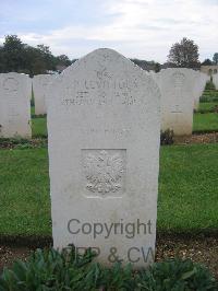 Ranville War Cemetery - Levittoux, J P