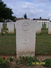 Ranville War Cemetery - Longman, Thomas Robert Henry