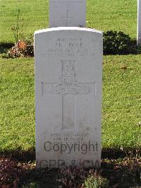 Ranville War Cemetery - Loose, Peter Ronald