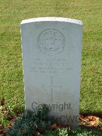 Ranville War Cemetery - Luxton, Harold William Stephen