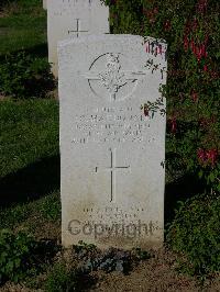 Ranville War Cemetery - MacDonald, Ian