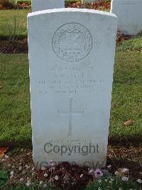 Ranville War Cemetery - Mills, Stanley Walter