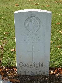 Ranville War Cemetery - Niven, Ian Smith