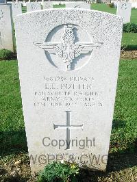 Ranville War Cemetery - Potter, Ernest Edward