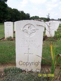 Ranville War Cemetery - Roberts, George Sidney