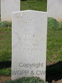 Ranville War Cemetery - Rode, Heinz