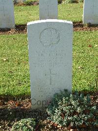 Ranville War Cemetery - Richardson, Leonard James