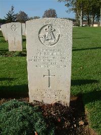 Ranville War Cemetery - Roberts, Cyril Leonard