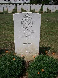 Ranville War Cemetery - Scott, William Allan