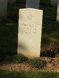 Ranville War Cemetery - Seyen, Heinrich