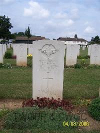 Ranville War Cemetery - Smith, Leonard Frank