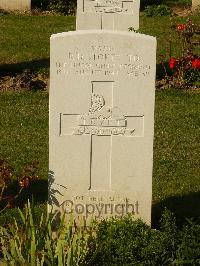 Ranville War Cemetery - Stokes, Robert Donald