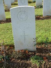 Ranville War Cemetery - Smith, Thomas William Currie