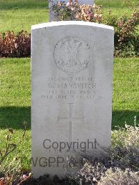 Ranville War Cemetery - Stanovitch, George