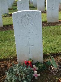 Ranville War Cemetery - Topping, Samuel