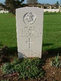 Ranville War Cemetery - Van Klaveren, Geoffrey Victor