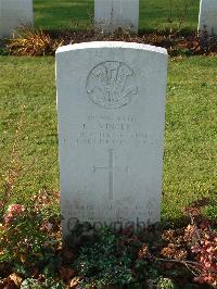 Ranville War Cemetery - Vincent, Leonard John