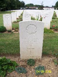 Ranville War Cemetery - Walker, Hugh MacMillan